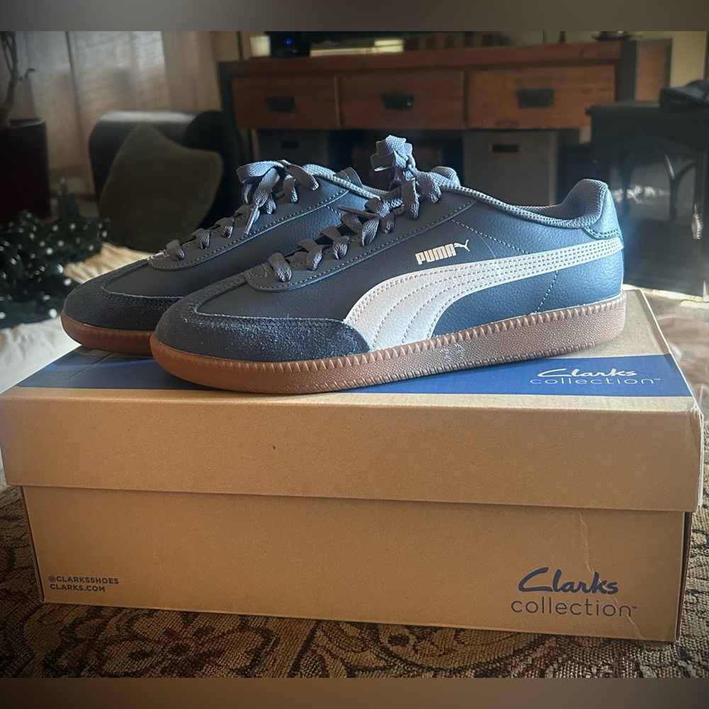 Puma Mens Blue and White Sneakers Never Worn NWT